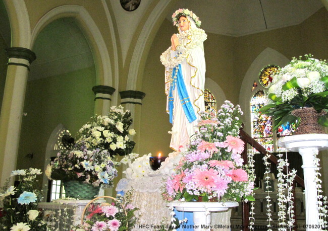 SRI LANKA Marian celebration with less flowers, more food for flood victims